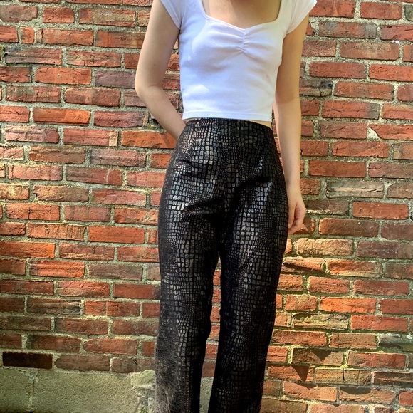 AMAZING vintage snakeskin print fit and flare pant - Picture 2 of 4